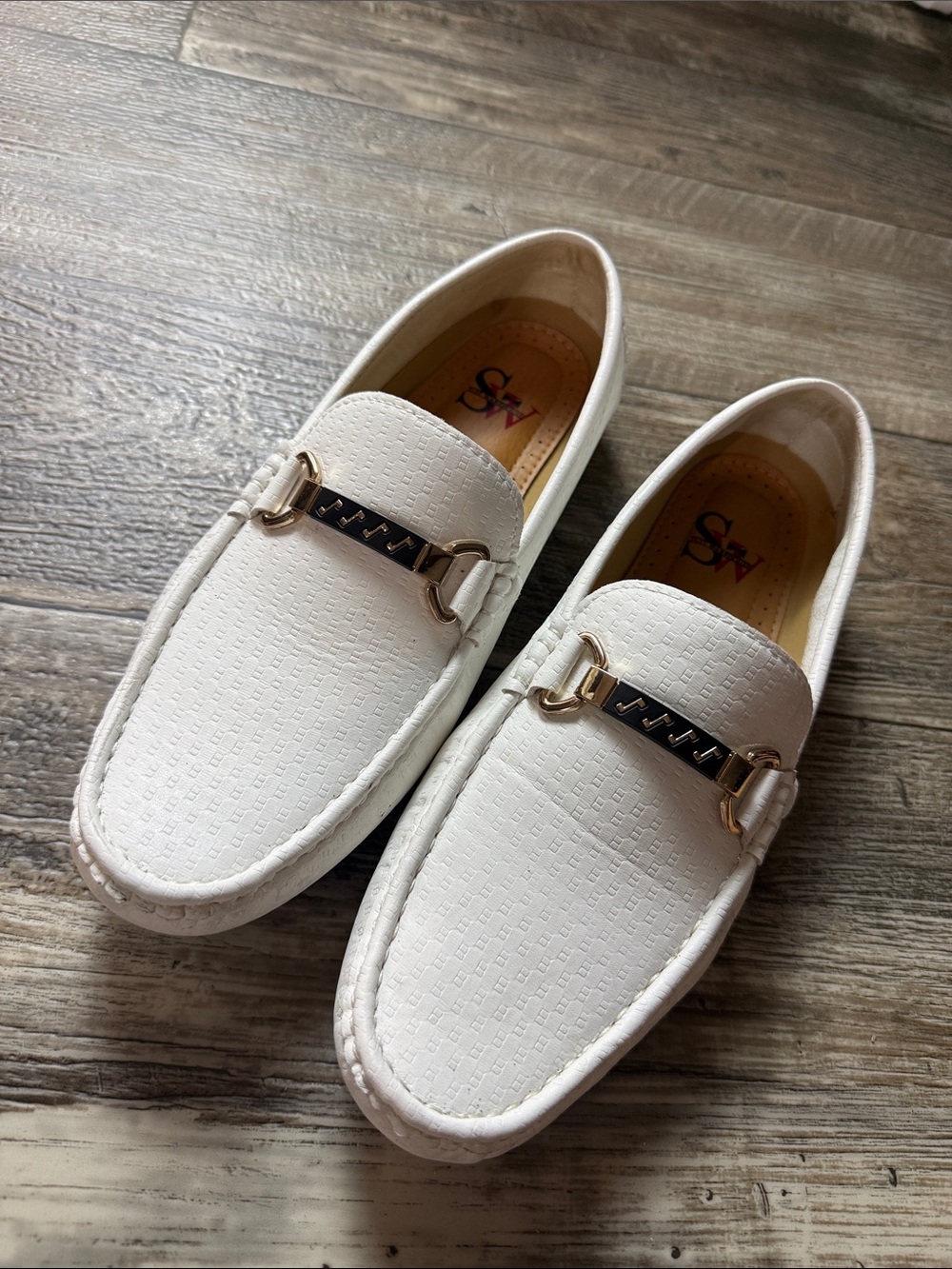 🌟Suit Warehouse 🌟 men's white faux-leather slip-on driving loafers. 8.5
